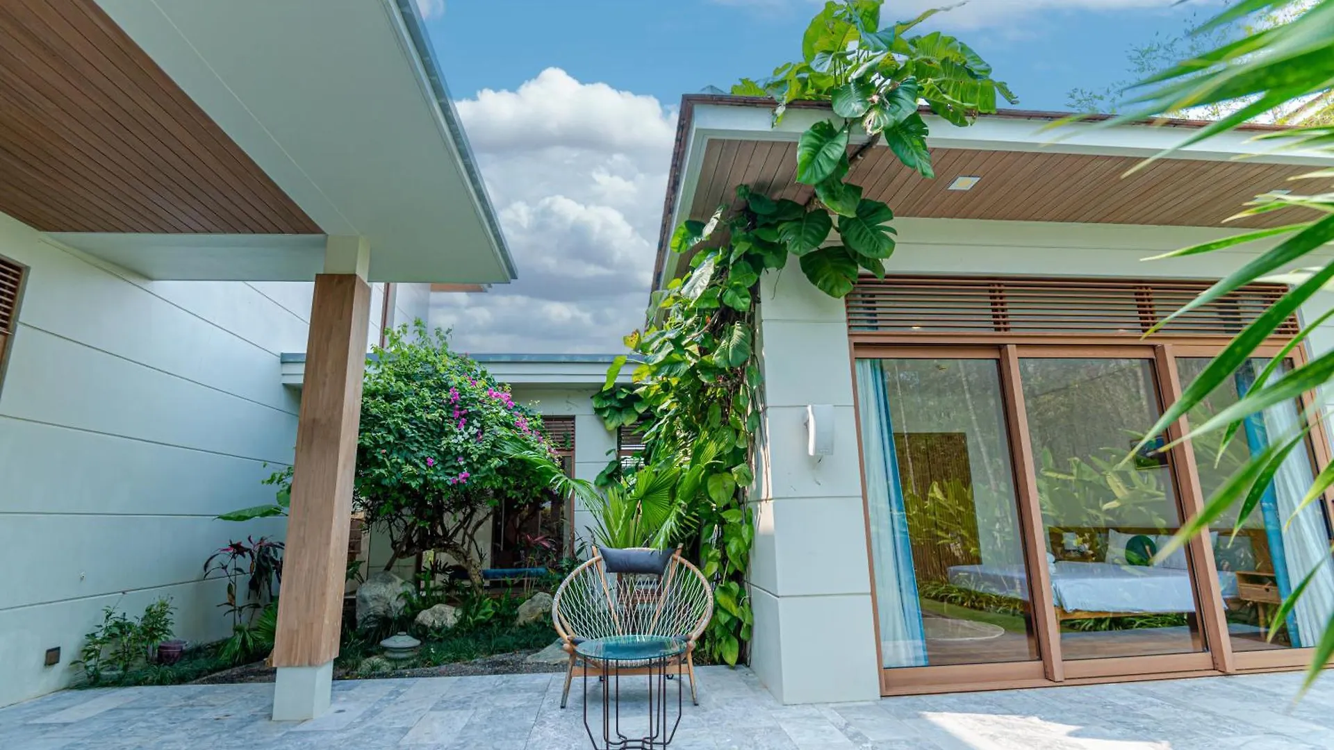 Unforgettable Family Vacation In A Super Spacious 1000M2 Villa With A Huge Private Pool Da Nang Vietnam