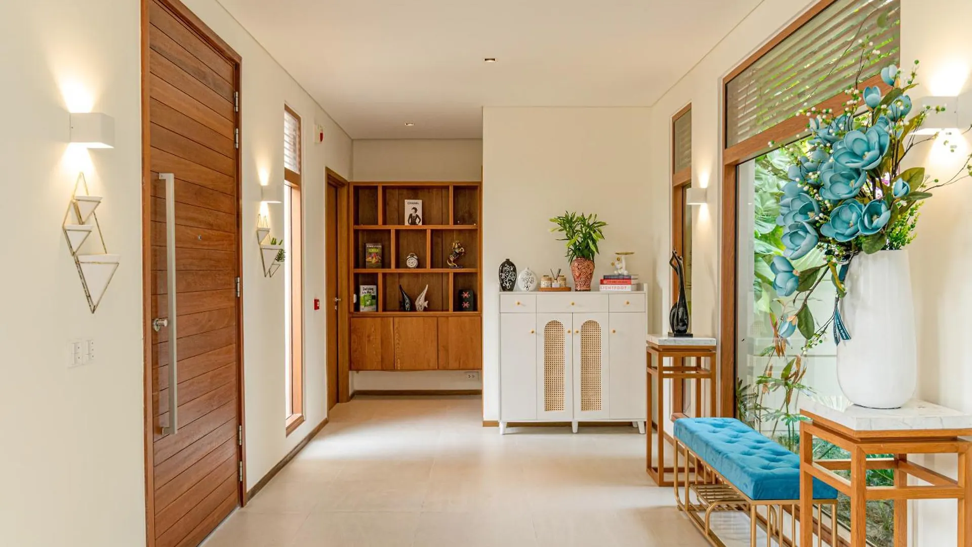Unforgettable Family Vacation In A Super Spacious 1000M2 Villa With A Huge Private Pool Da Nang