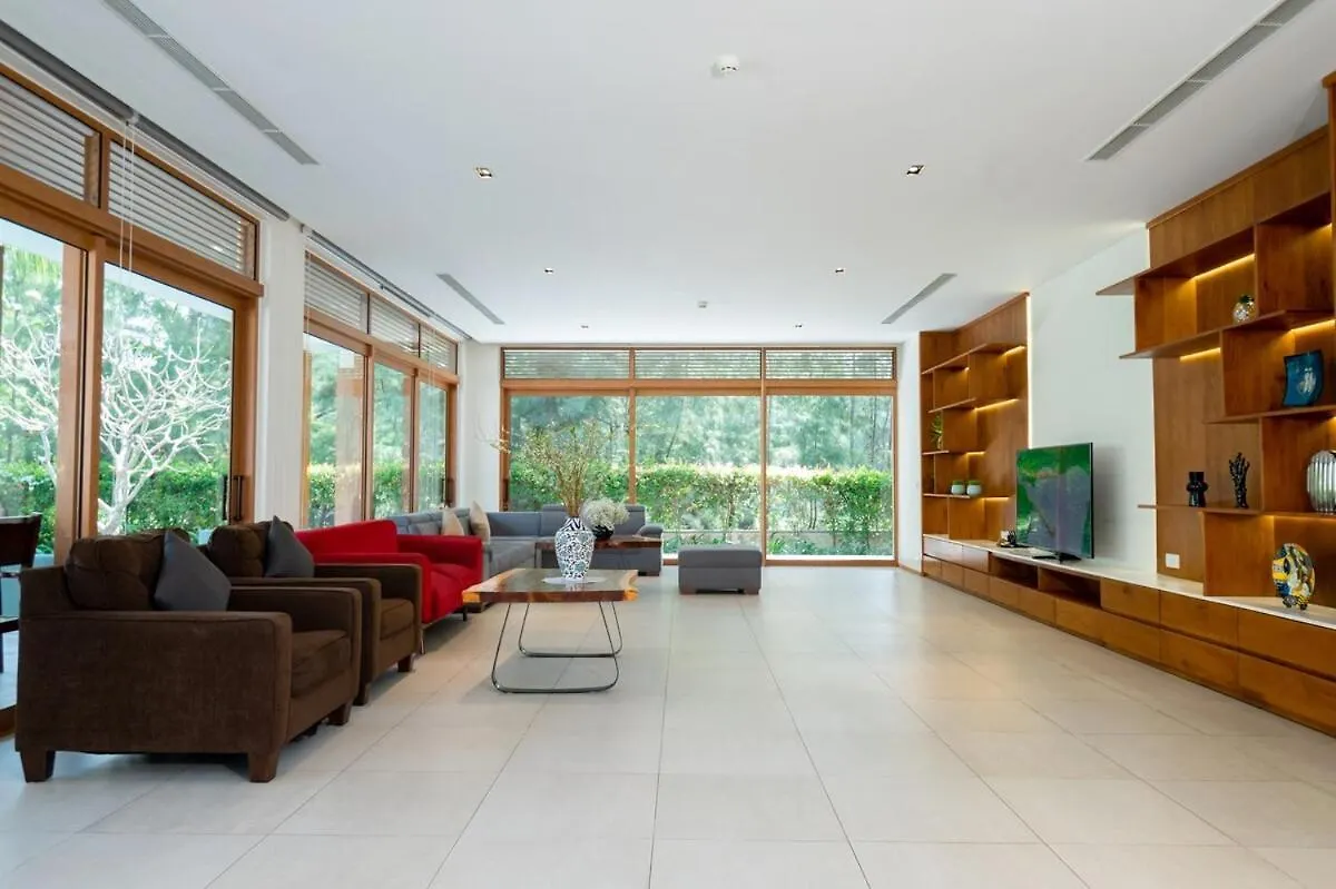 Unforgettable Family Vacation In A Super Spacious 1000M2 Villa With A Huge Private Pool Da Nang